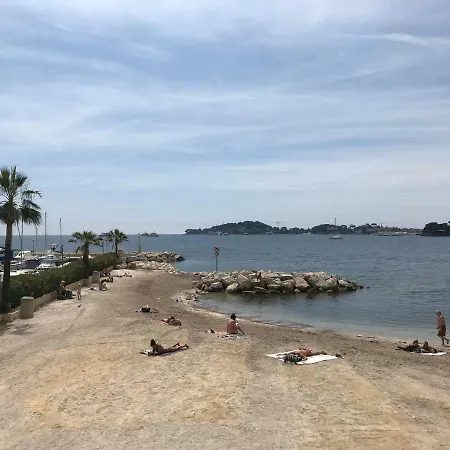 Les Jasmins Апартаменты